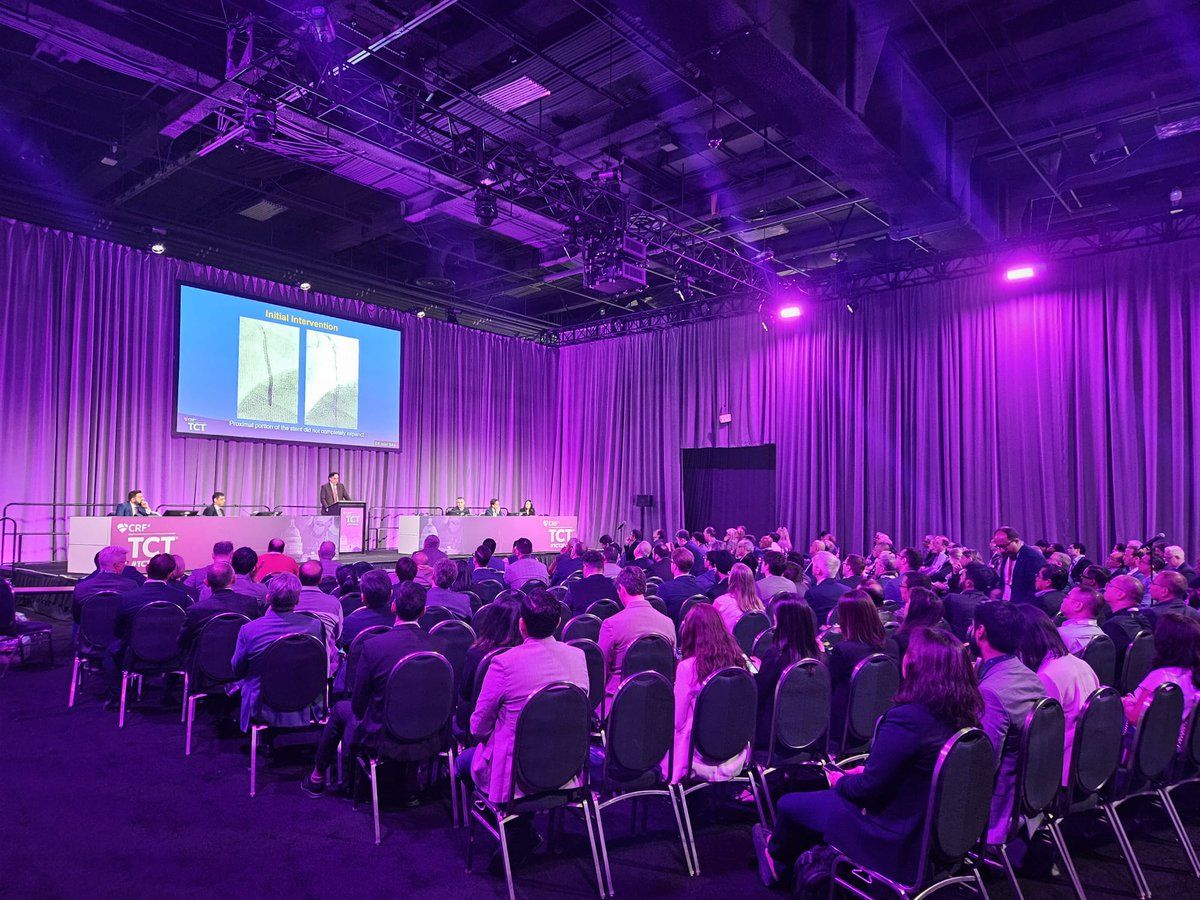 Audience attending a cardiology presentation at TCT.